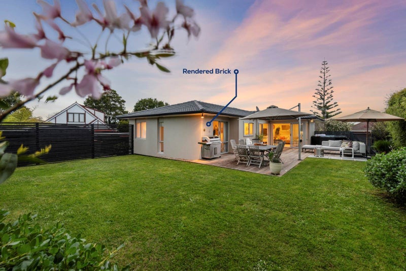 14 Cornelian Crescent, Half Moon Bay, Auckland - Carousel 1