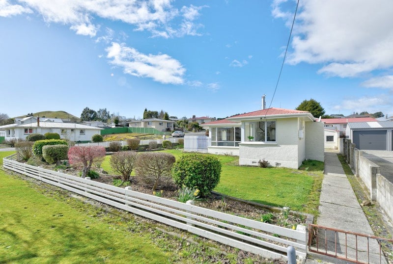 1 Kiwi Street, East Gore, Gore - Carousel 22
