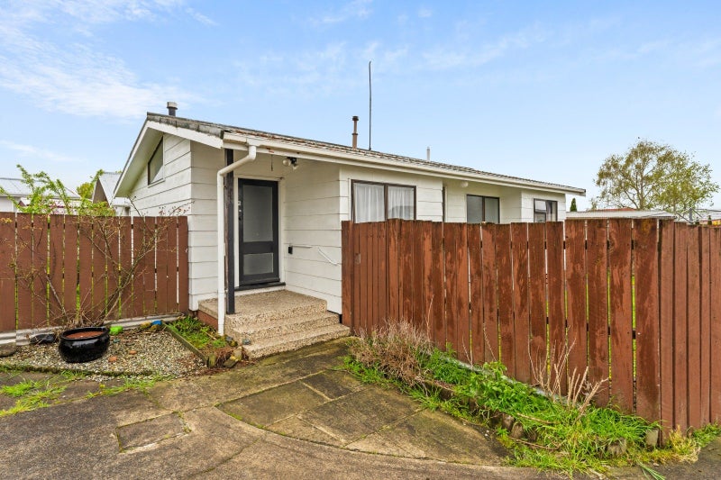 5 Fraser Place, Aramoho, Whanganui - Carousel 1