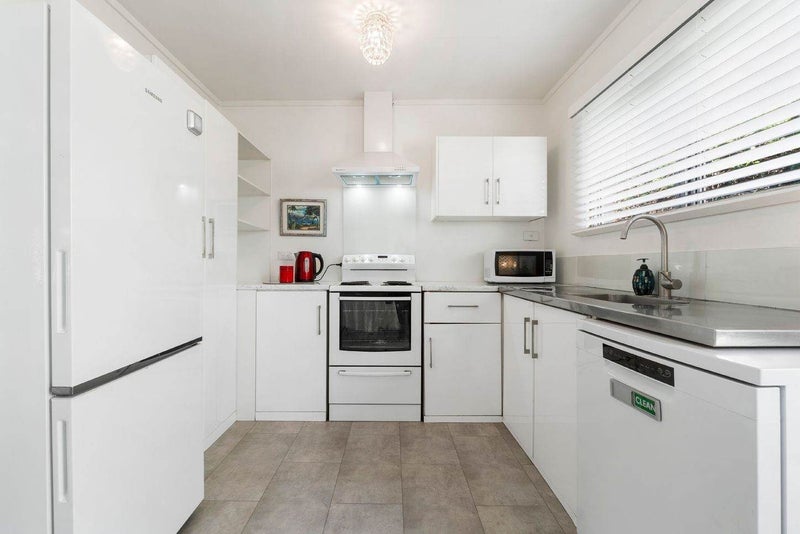 2/54 Finch Street, Western Springs, Auckland - Carousel 1