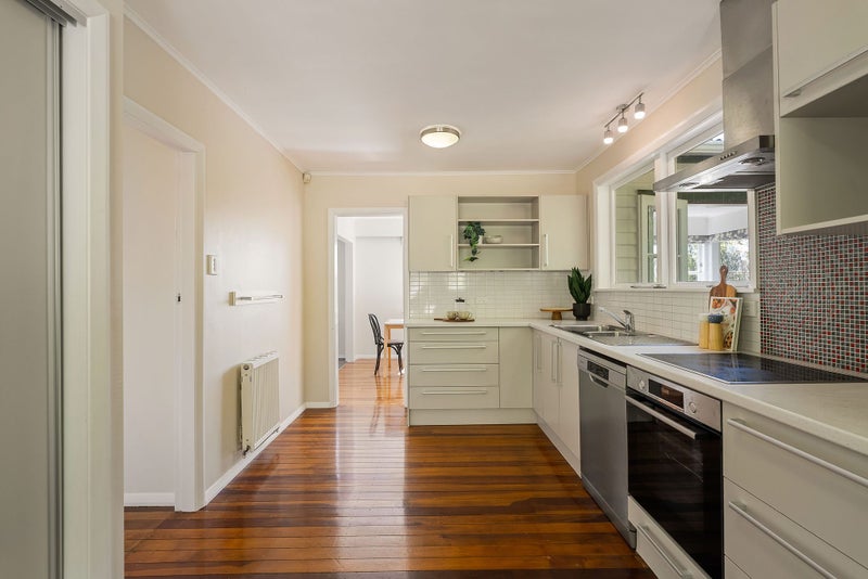 152 Helston Road, Paparangi, Wellington - Carousel 2