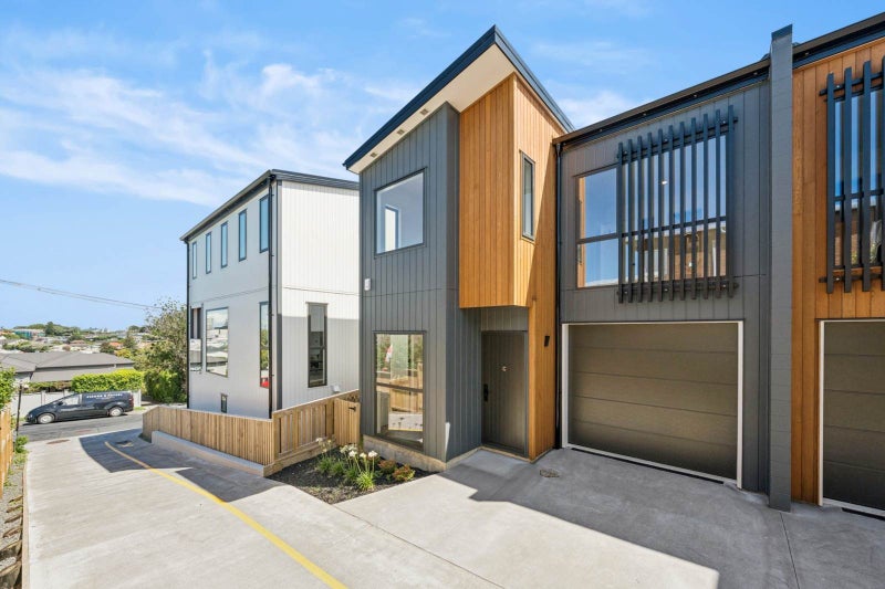 2C Rangitoto Terrace, Milford, Auckland - Carousel 1