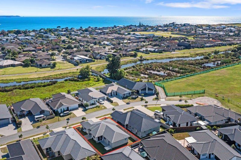 50 Harding Drive, Papamoa Beach, Tauranga, Bay Of Plenty - Carousel 24