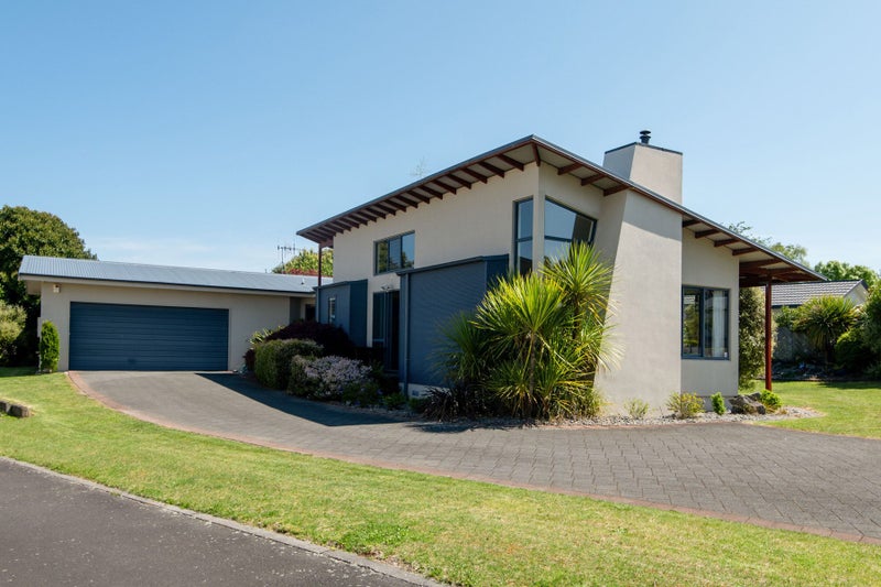 16 Robinson Terrace, Rangatira Park, Taupo - Carousel 1
