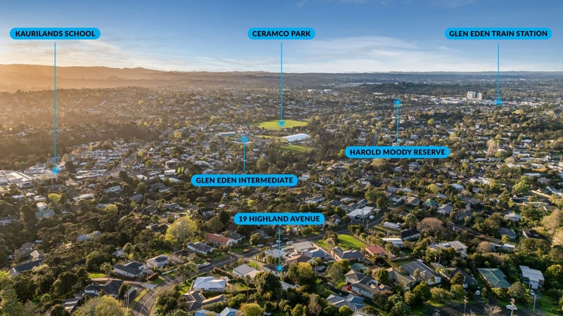 19 Highland Avenue, Titirangi, Auckland - Carousel 22