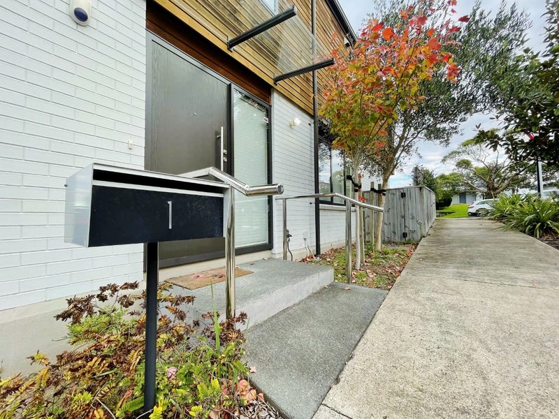 1 Reg Pearce Way, Glen Innes, Auckland - Carousel 2