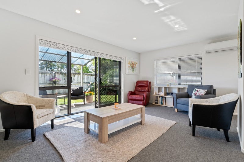 83 Ashmore Park Road, Carterton, Carterton - Carousel 2
