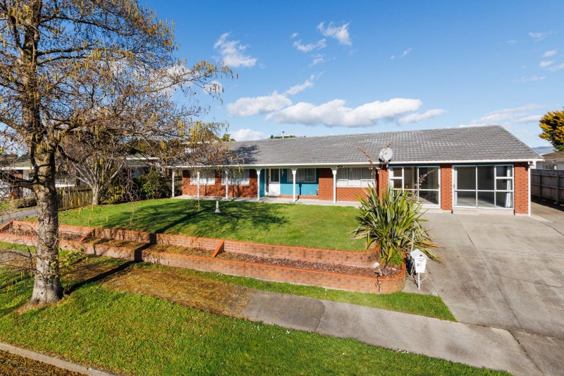 36 Meadowbrook Drive, Cloverlea, Palmerston North - Carousel 2