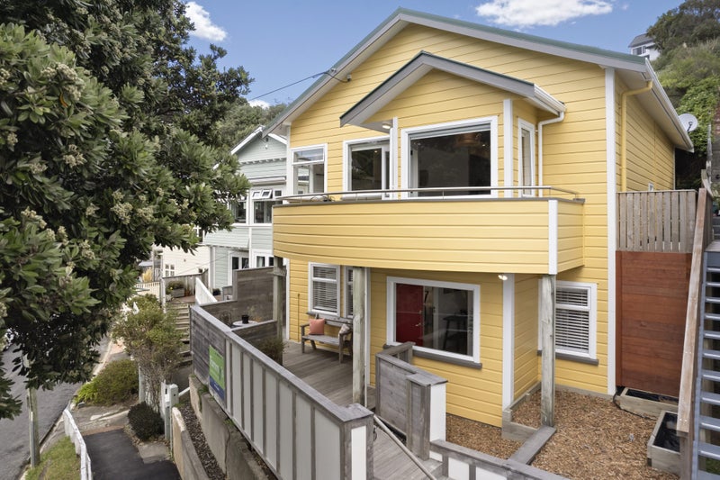 26 Jackson Street, Island Bay, Wellington - Carousel 1