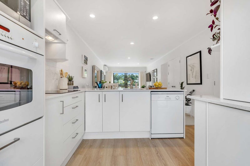 41 Manchester Way, Judea, Tauranga - Carousel 1