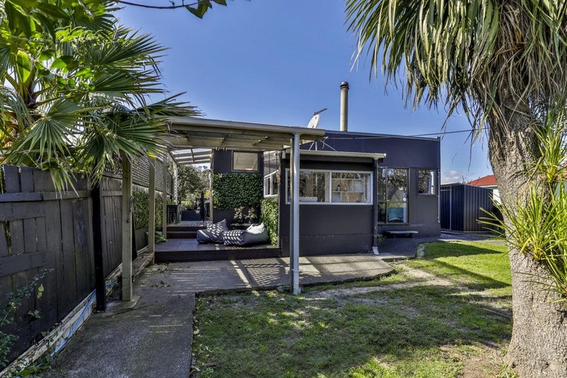 2 WOODGLEN RD, Glen Eden, Auckland - Carousel 1