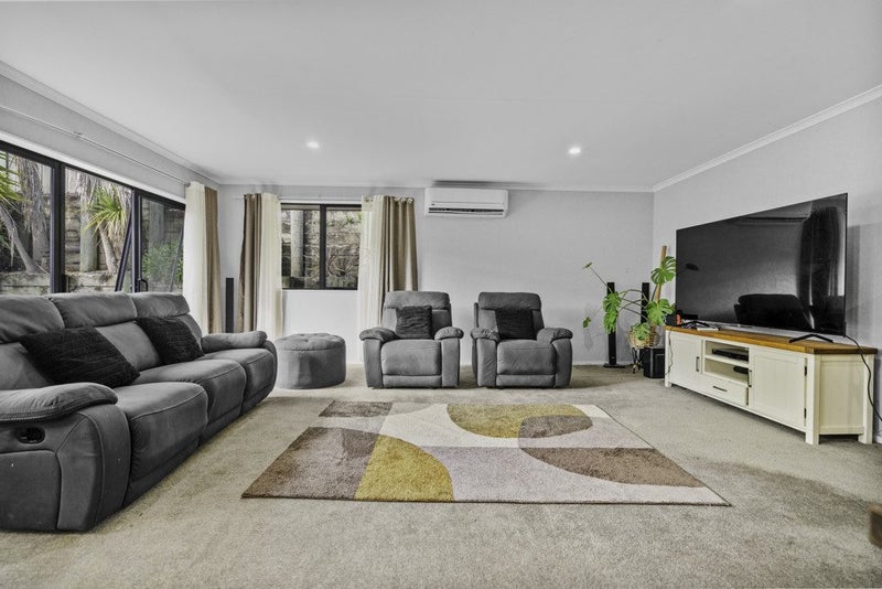 7 Jefferson Heights, Western Heights, Hamilton - Carousel 2