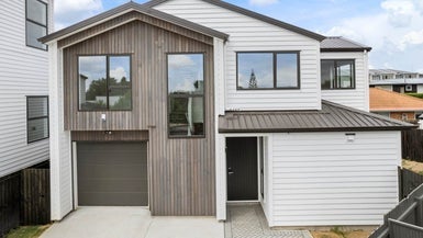 7C Edgewater Grove, Orewa, Orewa - Carousel 1