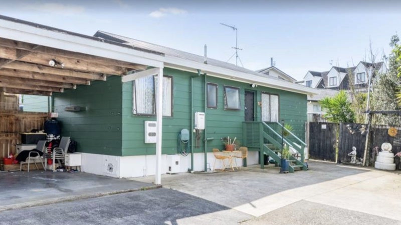 170B Aviemore Drive, Highland Park, Auckland - Carousel 1