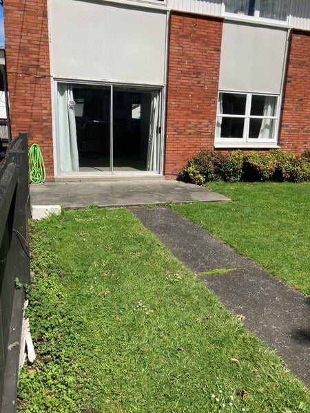 44 Wellington Street, Hamilton East, Hamilton - Carousel 1