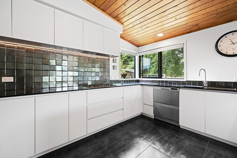 11 Azimuth Place, Flagstaff, Hamilton - Carousel 2