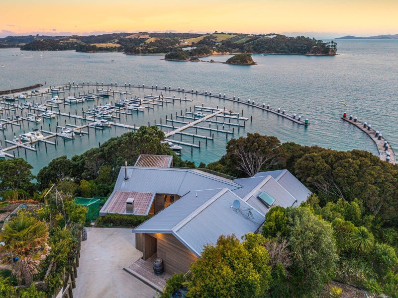 34 Kennedy Point Road, Surfdale, Waiheke Island - Carousel 1