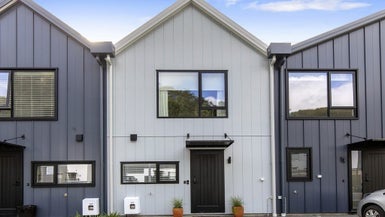 8 Harry Eruera Street, Trentham, Upper Hutt - Carousel 1