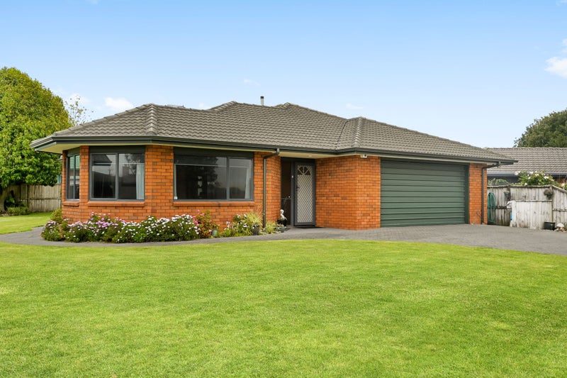 25 Mangakoea Place, St Andrews, Hamilton - Carousel 1