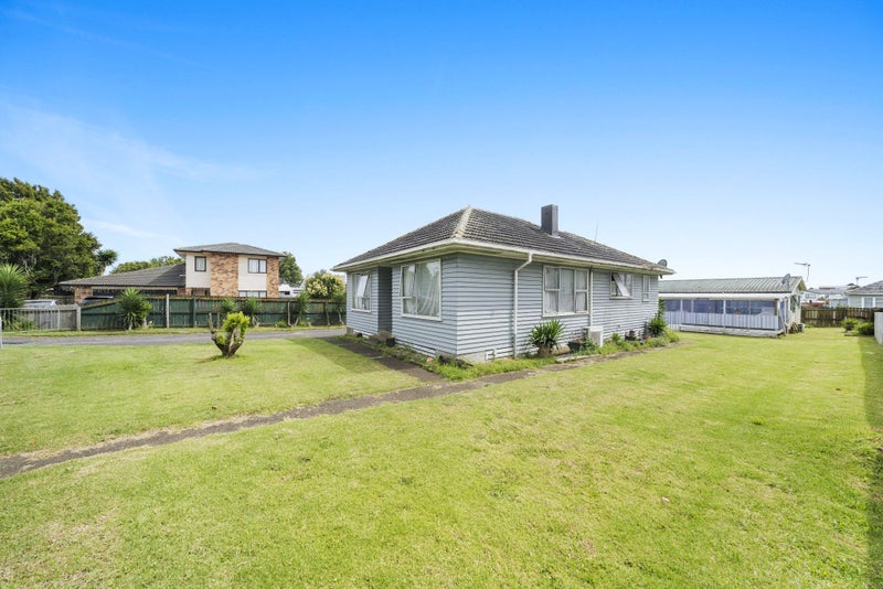 215 Buckland Road, Mangere East, Auckland - Carousel 1