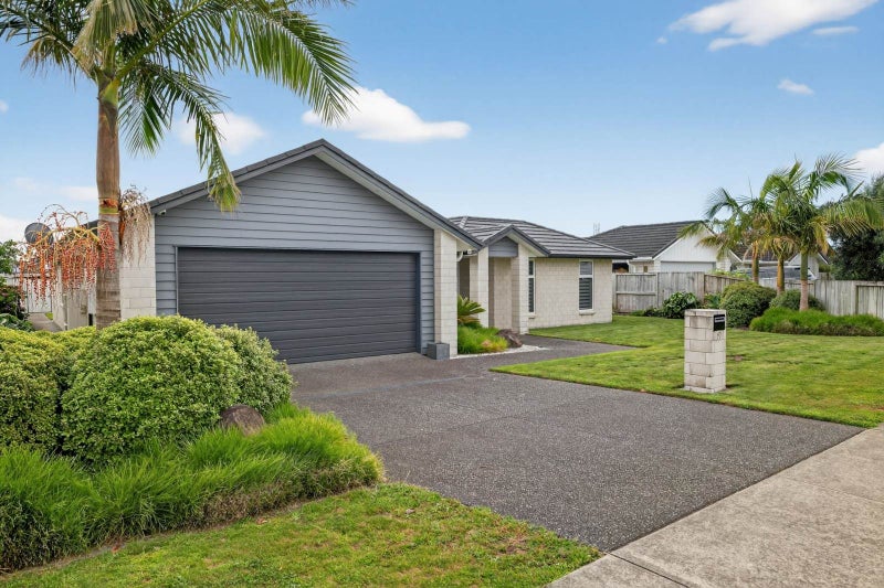 19 Charlotte Drive, Omokoroa - Carousel 1
