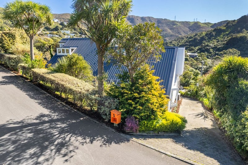1 Woodford Way, Crofton Downs, Wellington - Carousel 2
