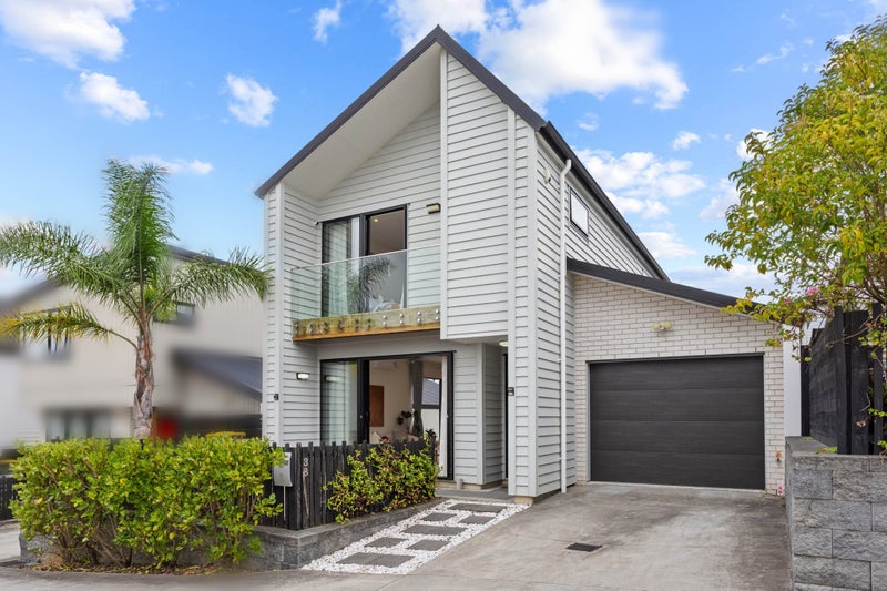 38 Tihema Lane, Westgate, Auckland - Carousel 1