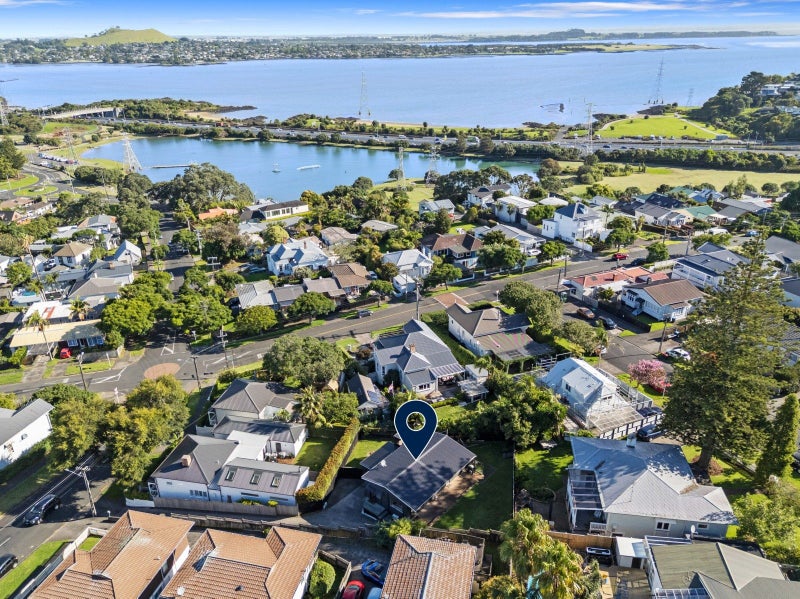 20A Normans Hill Road, Onehunga, Auckland - Carousel 1