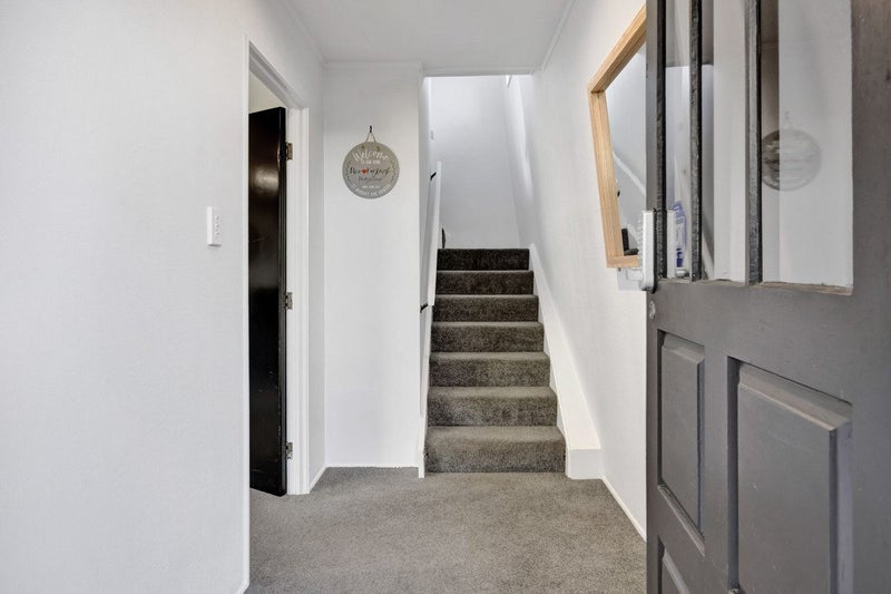 52 Murray Avenue, Hawera - Carousel 2