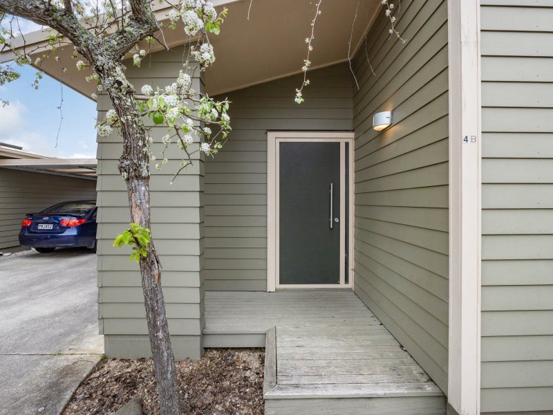 4B Gazelle Avenue, SILVERDALE, HAMILTON - Carousel 2