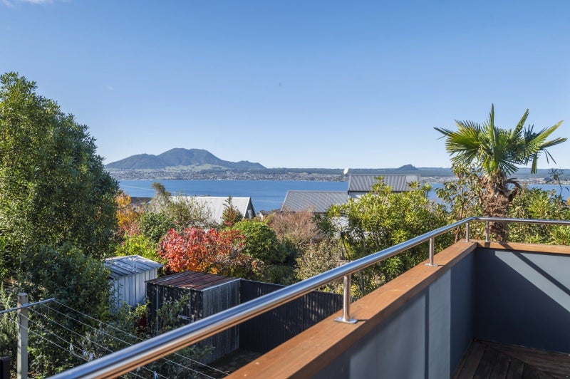 8 Brunette Drive, Acacia Bay, Taupo - Carousel 1