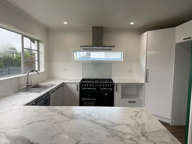 19 Endeavour Avenue, Welcome Bay, Tauranga, Bay Of Plenty - Carousel 2