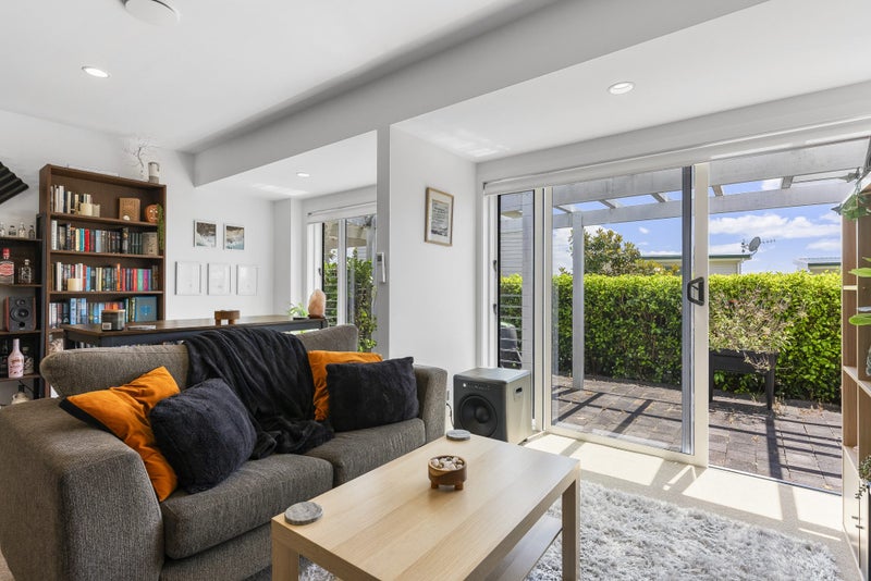3/37 Waipa Street, Birkenhead, Auckland - Carousel 1