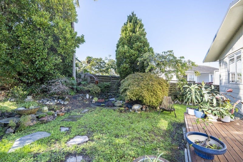 13 Helleur Road, Massey, Waitakere City, Auckland - Carousel 24