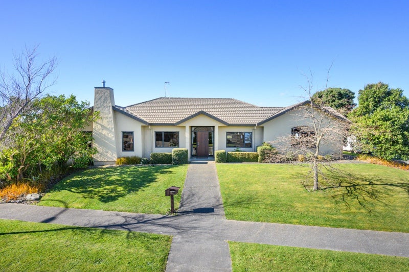 48 Johnstone Drive, Fitzherbert, Palmerston North - Carousel 1