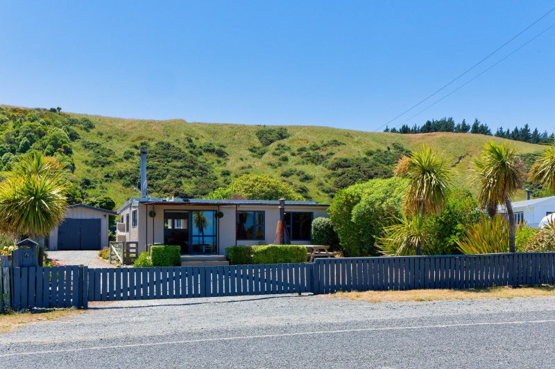 19 South Bay Parade, South Bay, Kaikoura - Carousel 1