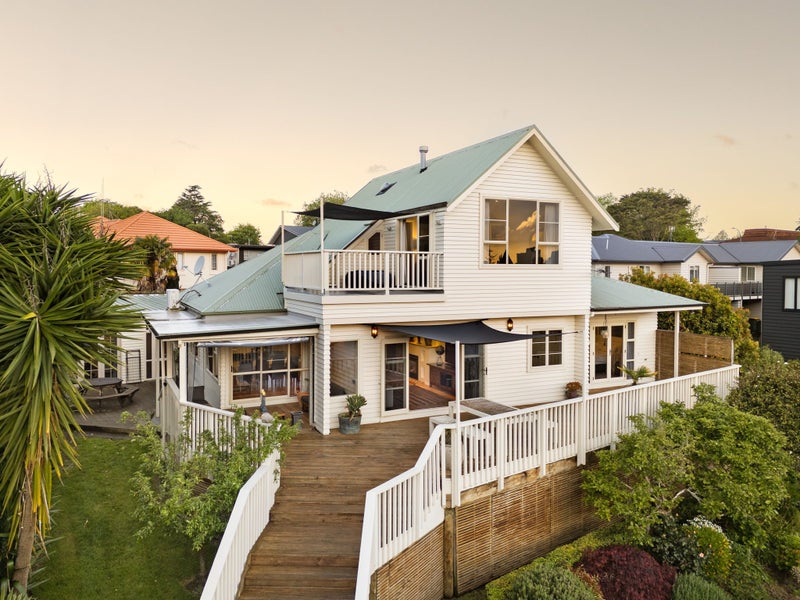 11A Wellington Street, Hamilton East, Hamilton - Carousel 1