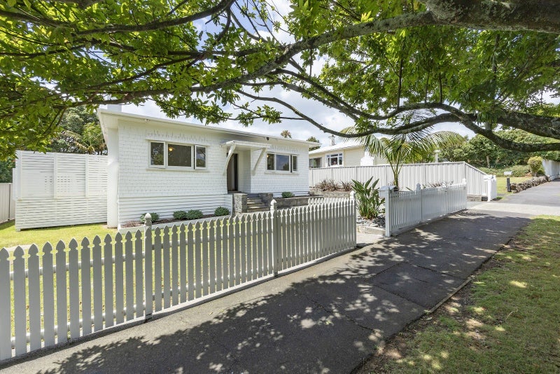 37 Woodward Road, Mount Albert, Auckland - Carousel 1