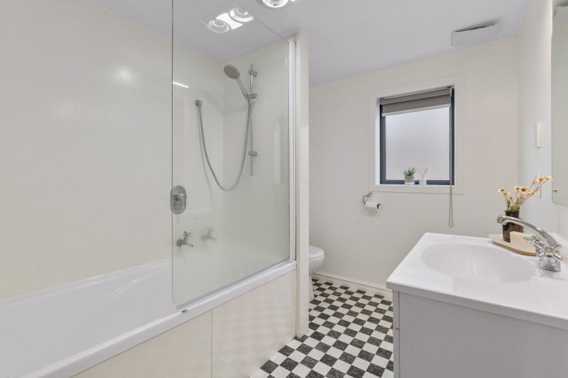 20 Montrose Street, North East Valley, Dunedin - Carousel 22