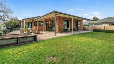 137 Grey Street, Hamilton East, Hamilton - Carousel 1