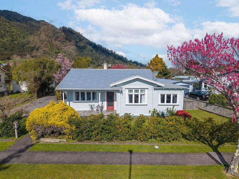1 Russell Avenue, Te Aroha, Te Aroha - Carousel 1
