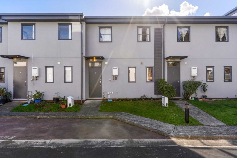8/42 Holly Street, Avondale, Auckland - Carousel 1