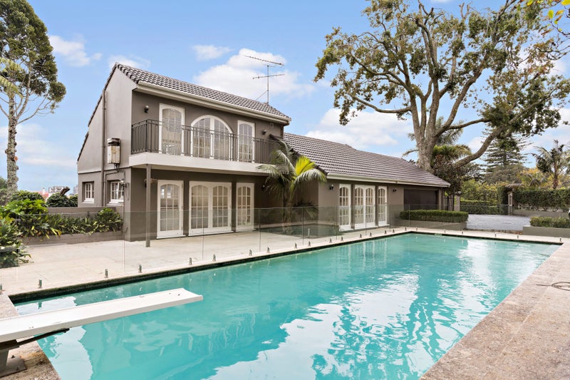 7 Castle Drive, Epsom, Auckland - Carousel 1