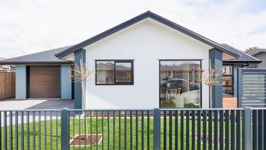 2 Albert Street, Palmerston North - Carousel 1
