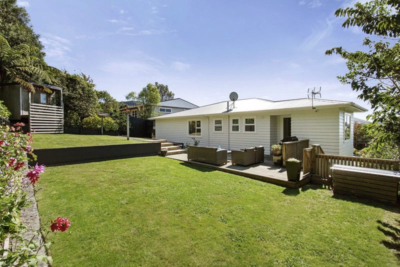 37 Sunrise Boulevard, Tawa, Wellington - Carousel 2