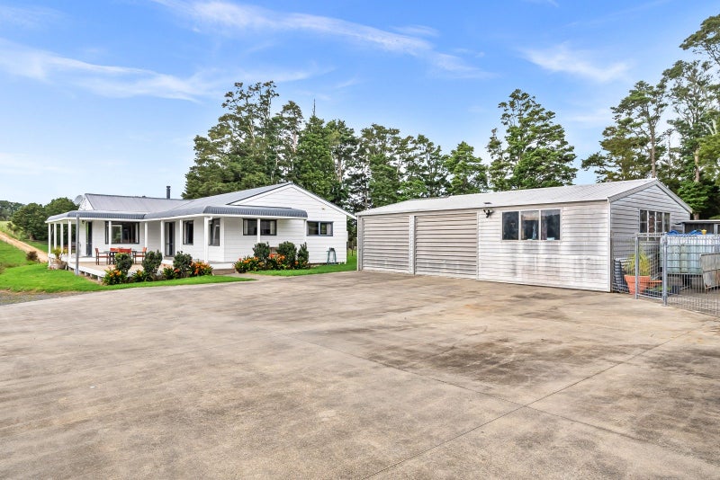 2006A State Highway 1, Whakapara, Hikurangi - Carousel 2