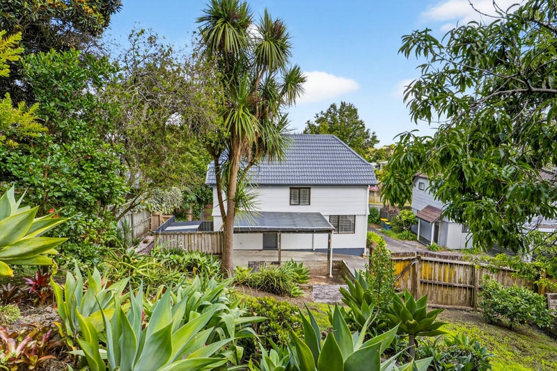3/4 Telstar Place, Beach Haven, Auckland - Carousel 1