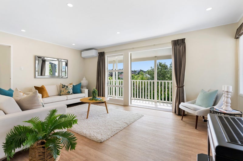 42 Oaktree Avenue, Browns Bay, Auckland - Carousel 2