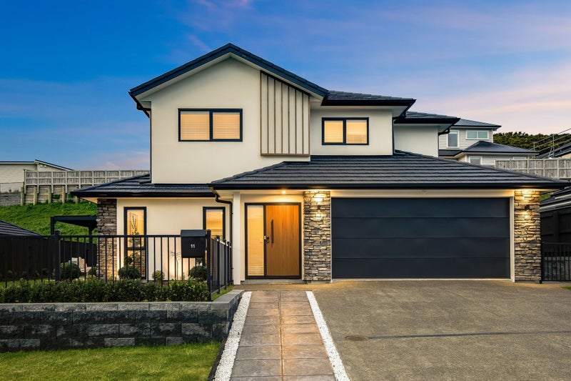 11 Te Hoiere Street, Aotea, Porirua - Carousel 1