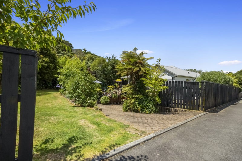 19 Thames Street, Welbourn, New Plymouth - Carousel 23